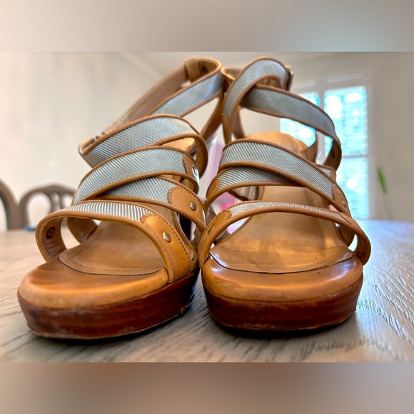 Stuart Weitzman Tan & Silver Mesh Ankle Strap Strappy 4.5” Heel Size 7.5 - Picture 4 of 10